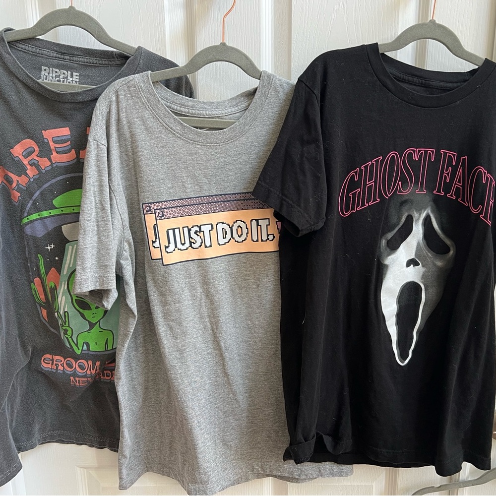 3 Men’s Small Graphic T-Shirts